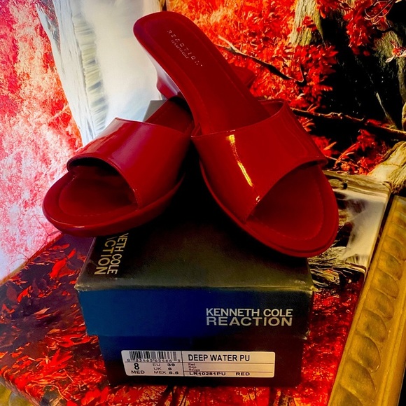 Kenneth Cole Reaction Red Slip Ons with Box - Picture 2 of 6
